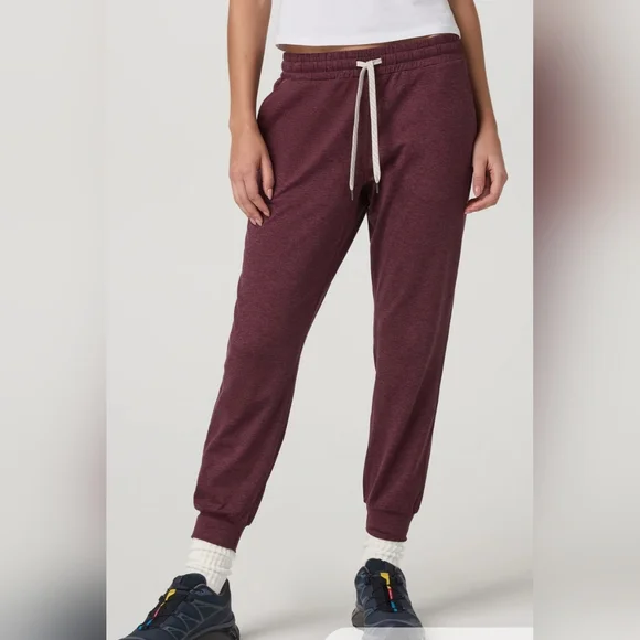 Vuori Womens Performance Joggers In a Burgundy Color Size Large - Picture 8 of 8
